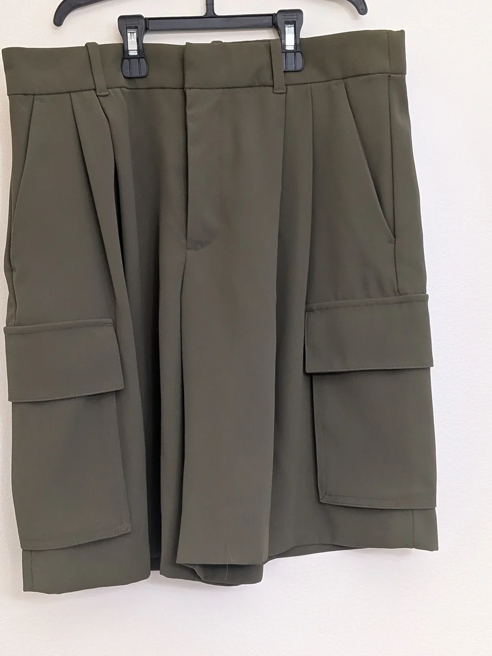 GAP High Rise Twill Pleated Olive Flowy Bermuda Utility Cargo Shorts for Women